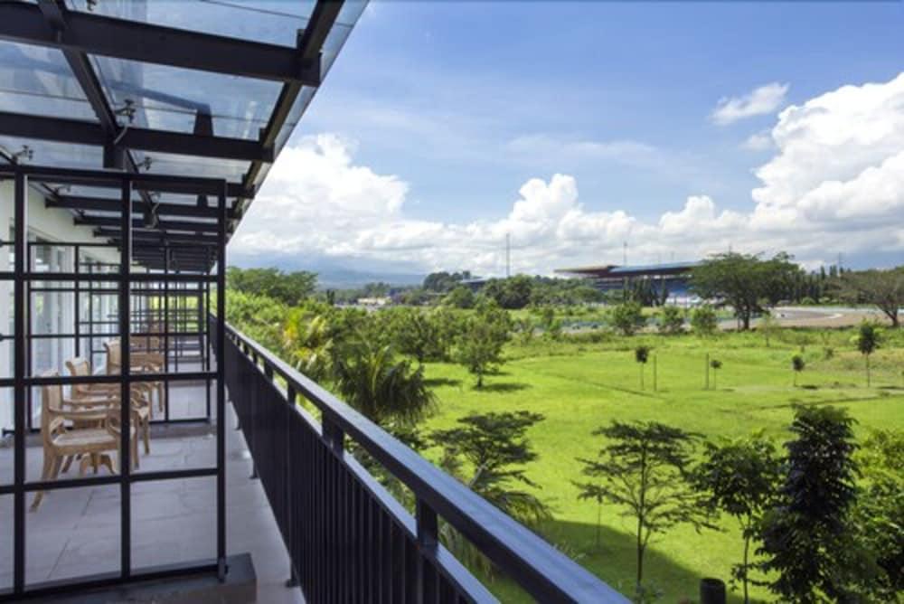 Lorin Sentul Hotel Bogor