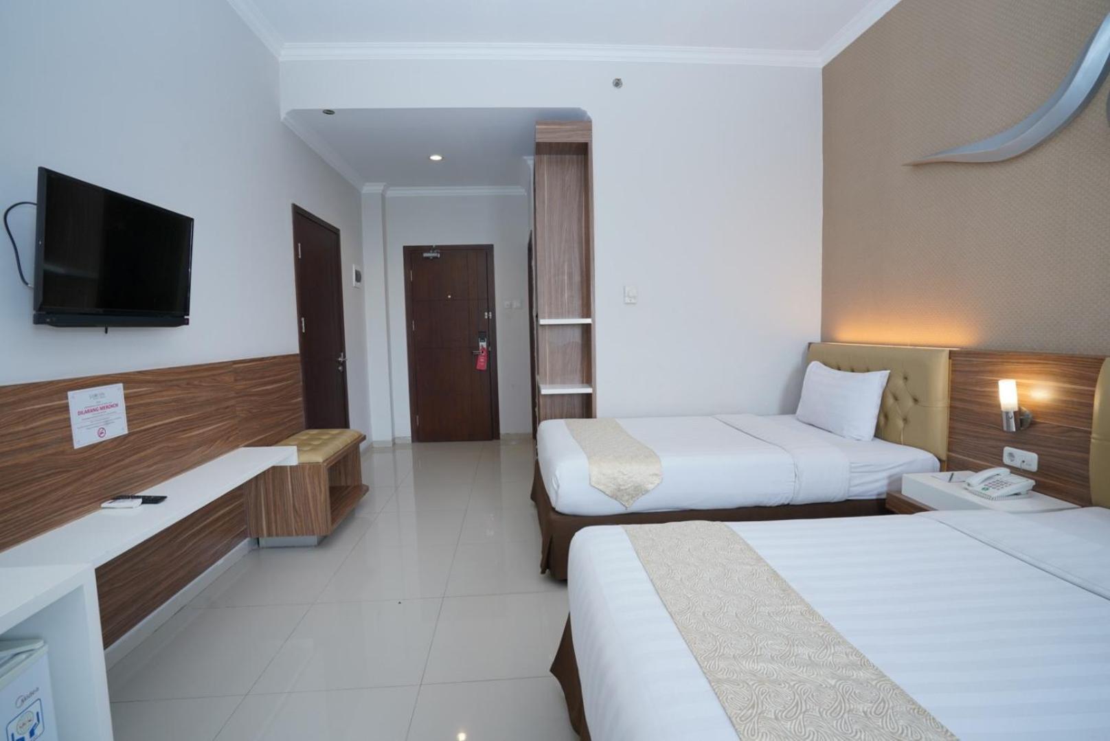 Lorin Sentul Hotel 4*