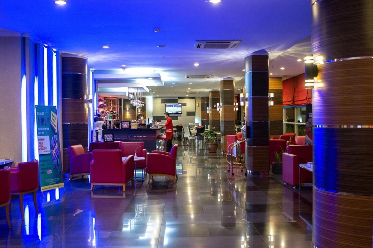 Hotel Lorin Sentul 4*